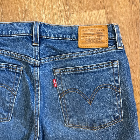 NWOT Levi's Blue Straight Raw Hem Button Fly Wedgie Straight Leg Jeans - Picture 9 of 10